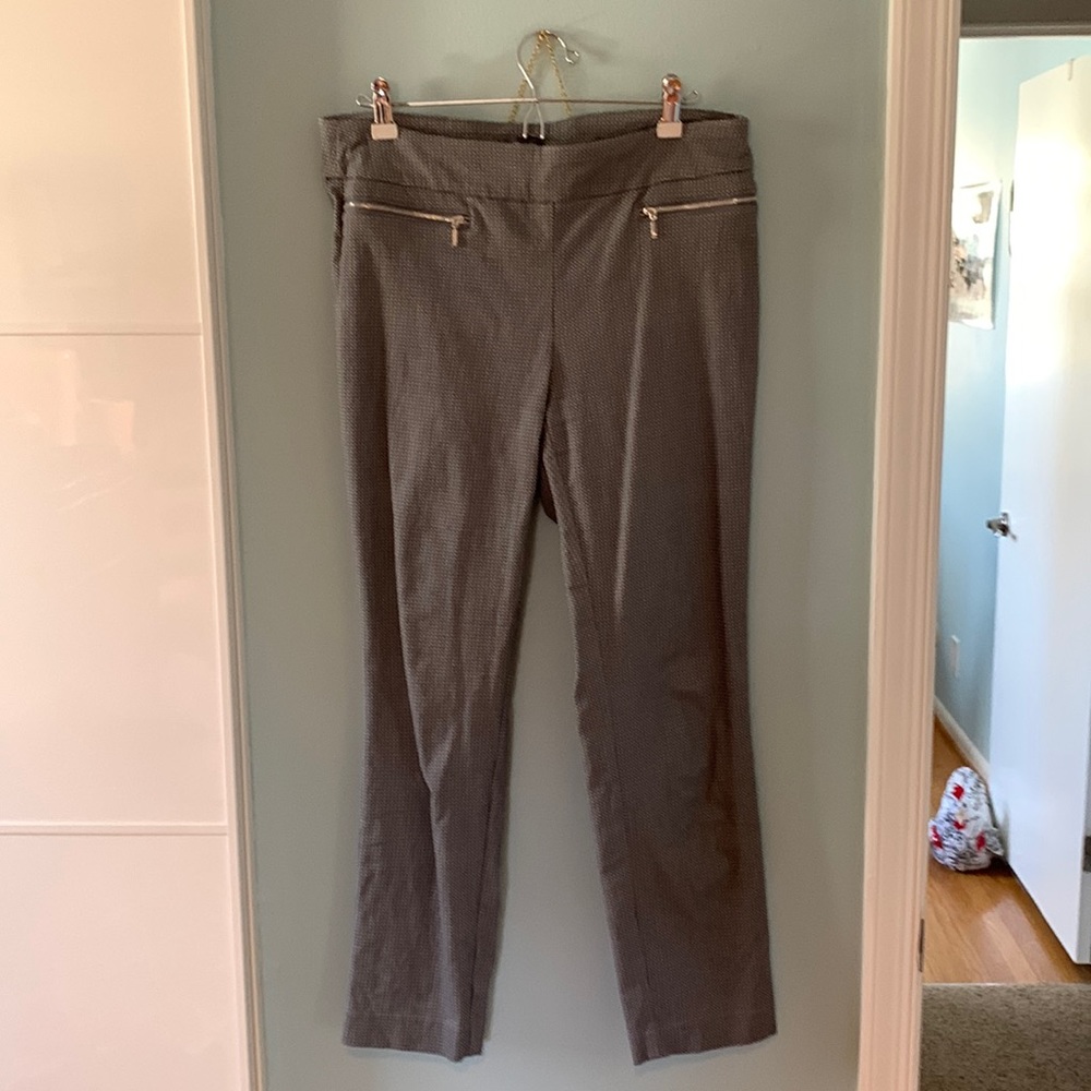 Stretch capri pant size 10